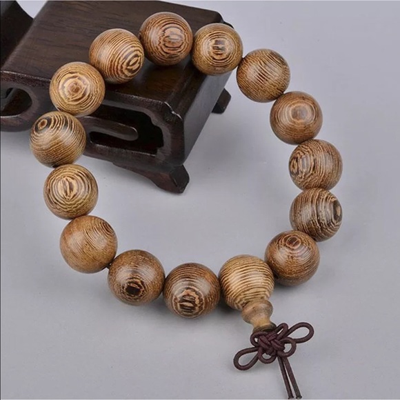 Large bead wood mala bracelet - Picture 3 of 8